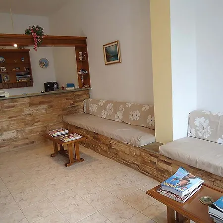 Aparthotel Irene Agios Petros (Andros)